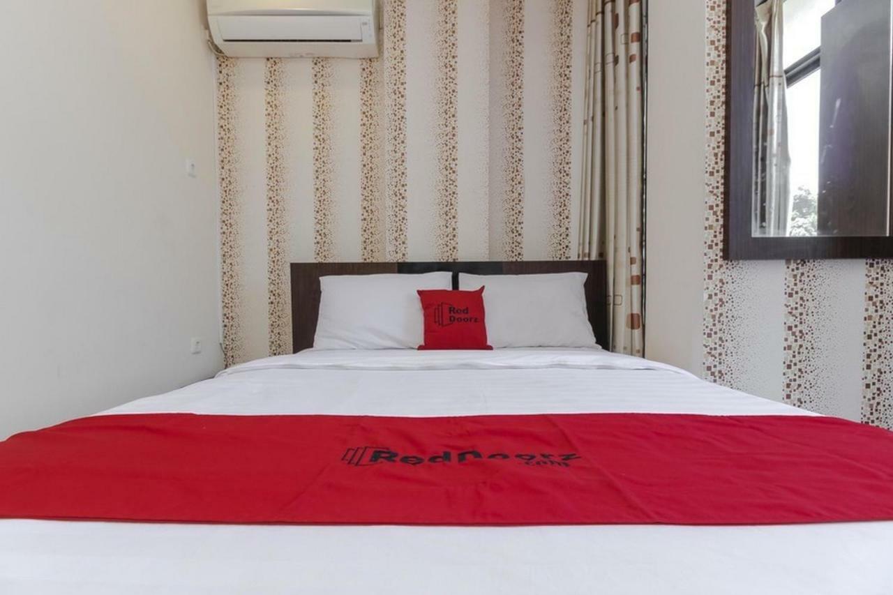 Reddoorz Plus @ Paal 2 Manado Exterior foto