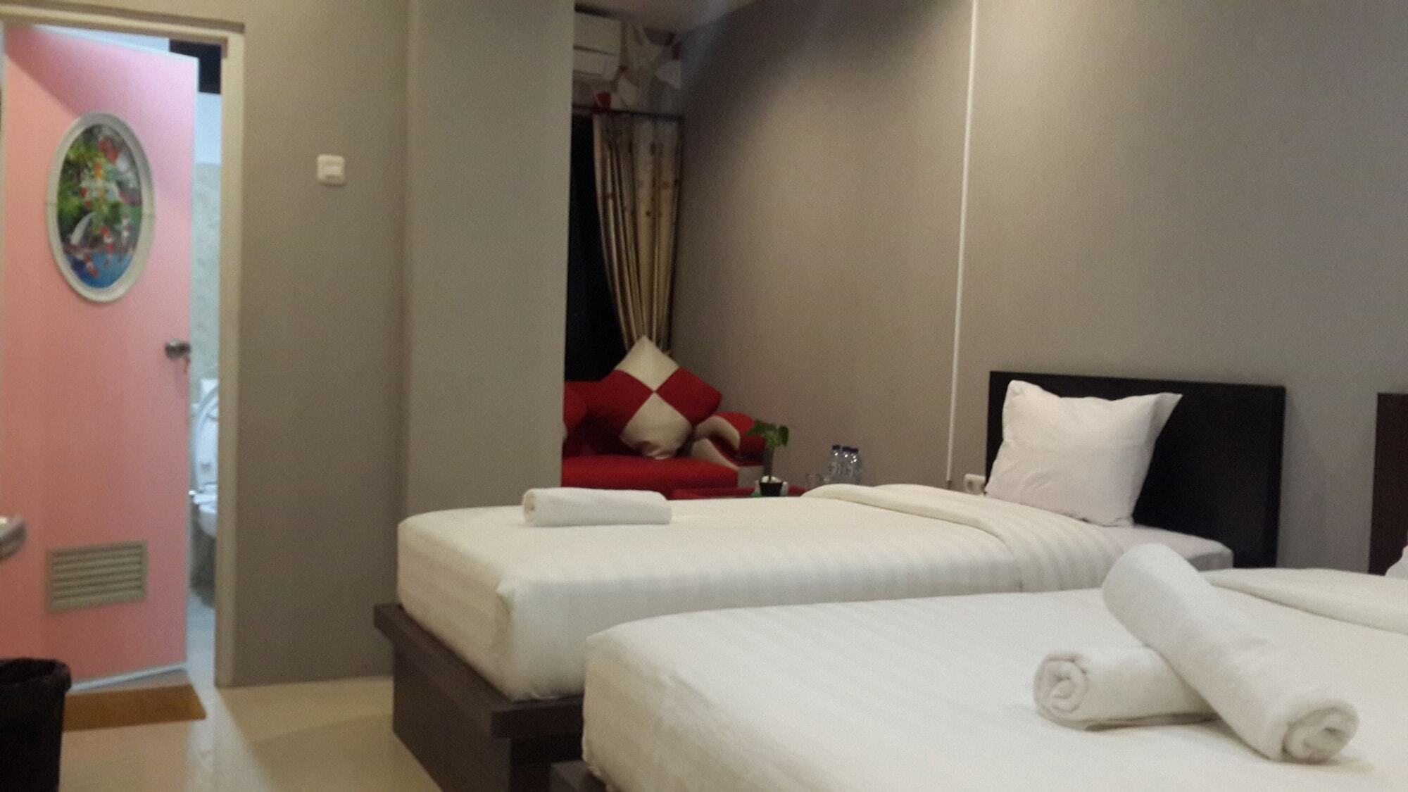 Reddoorz Plus @ Paal 2 Manado Exterior foto