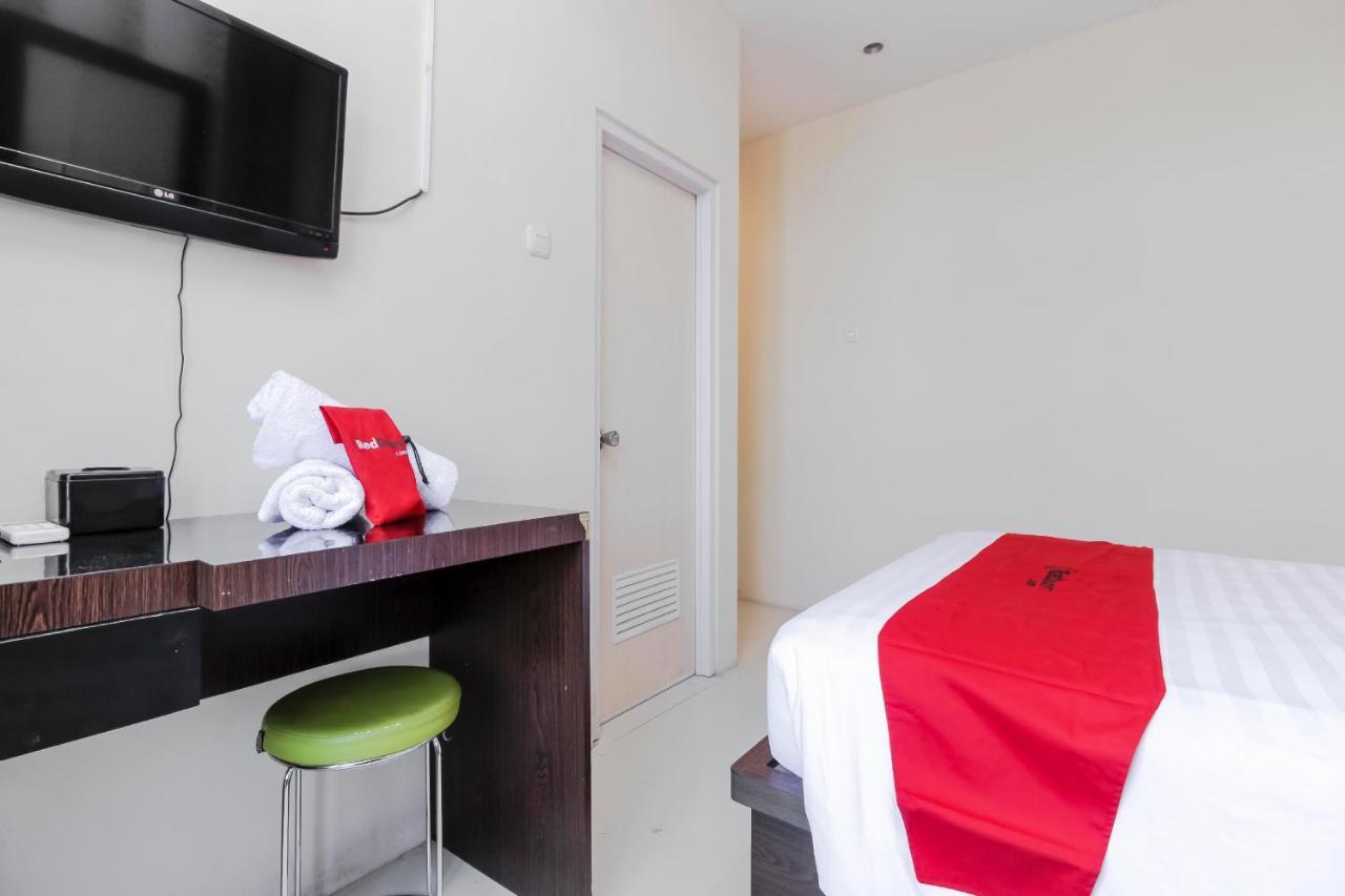 Reddoorz Plus @ Paal 2 Manado Exterior foto