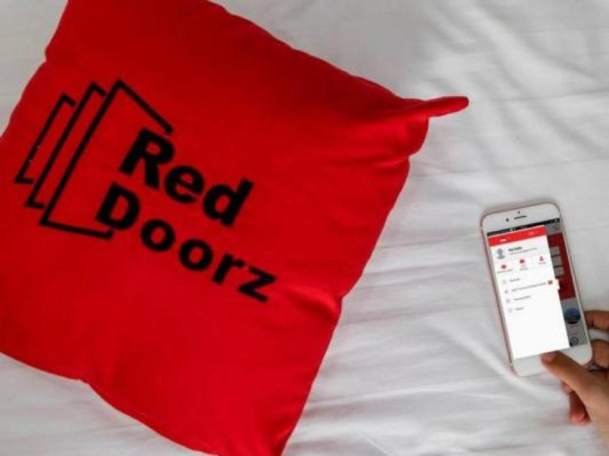 Reddoorz Plus @ Paal 2 Manado Exterior foto